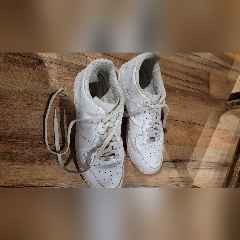 Nike Air Force 1, Size 12.5 - Picture 3 of 6